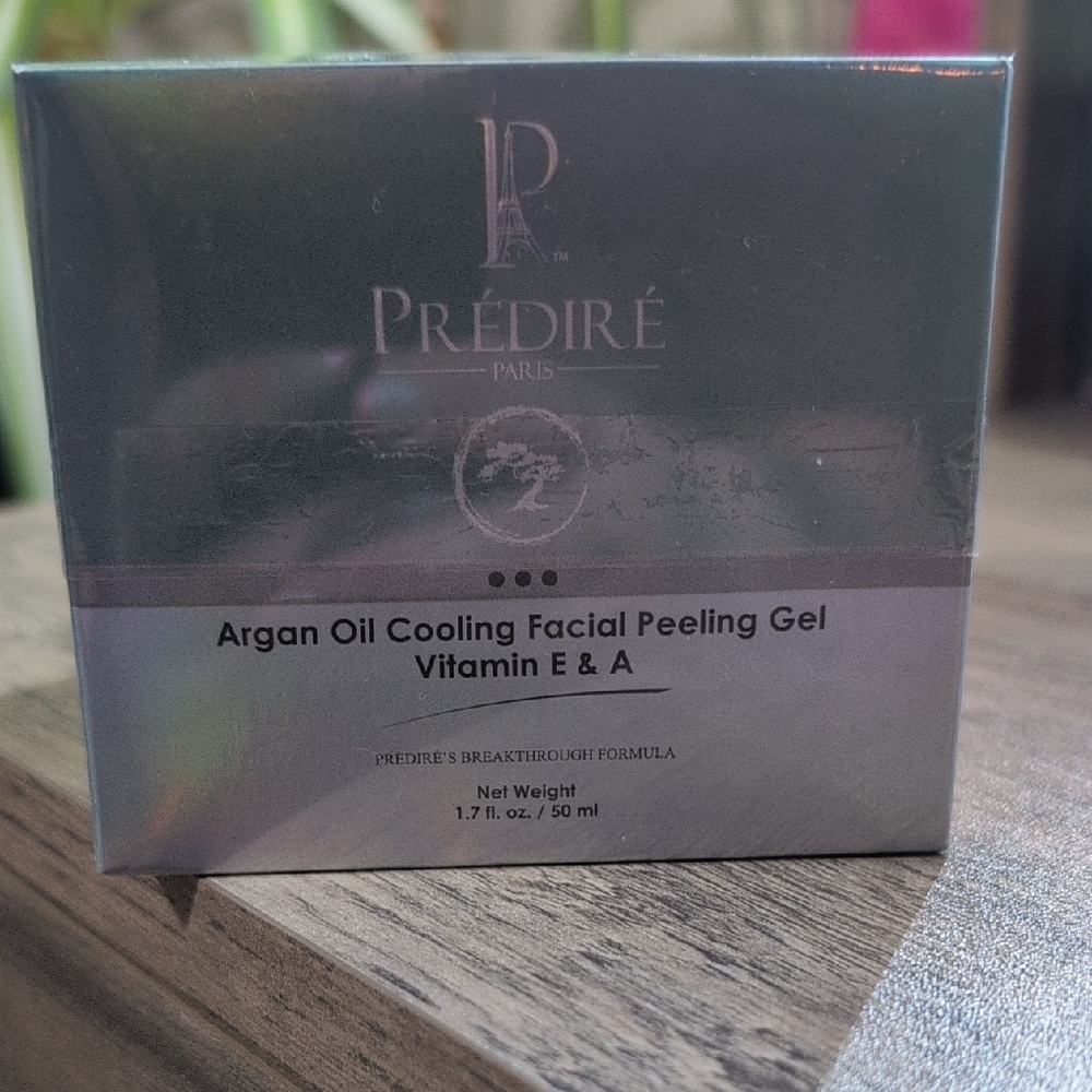 Predire Paris Argan Oil Cooling Facial Peeling Gel - Silver